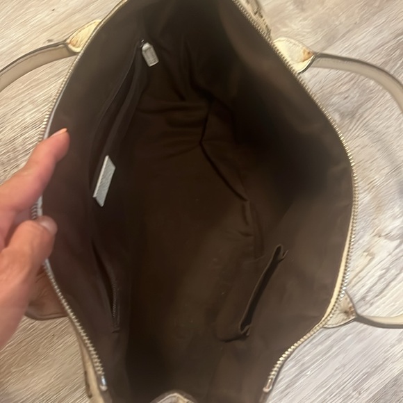 Authentic pre loved Gucci tote Bag - Picture 10 of 13